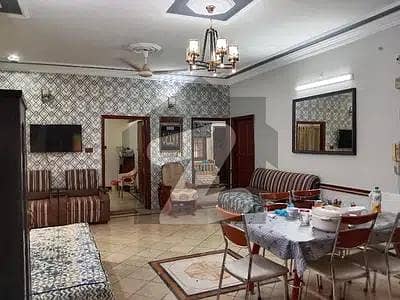 گلستانِِ جوہر ۔ بلاک 15 گلستانِ جوہر,کراچی میں 5 کمروں کا 10 مرلہ مکان 5.5 کروڑ میں برائے فروخت۔