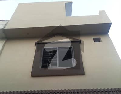 2.5 Marla House For Sale 3 Beds Kitchen Attached Bath Gas And Electricity Available