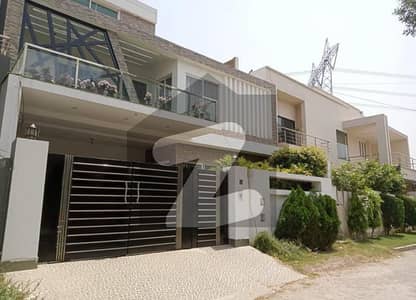 7.5 Marla Double Story New House For Sale Canal Road Abdullah Garden VIP Beautiful Number 1 Society Boundary Wall Faisalabad