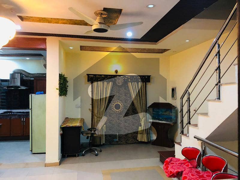 جوہر ٹاؤن لاہور میں 2 کمروں کا 5 مرلہ بالائی پورشن 60.0 ہزار میں کرایہ پر دستیاب ہے۔
