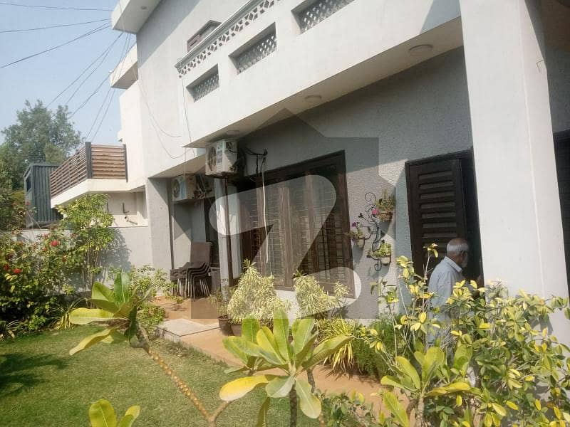 فالکن کمپلیکس فیصل کراچی میں 4 کمروں کا 14 مرلہ مکان 19.5 کروڑ میں برائے فروخت۔