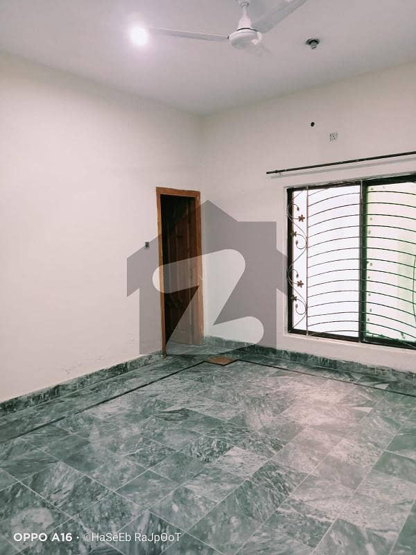 16 marla lower portion available for rent in paf colony.
