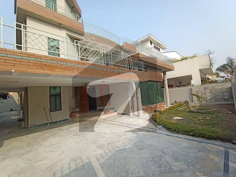 DHA PHASE 1 ISLAMABAD 1 KANAL USED Full House Available For Rent Gas Available Very Good Lush and Clean Condition Very Good Most Prime Location Proper Double Unit
