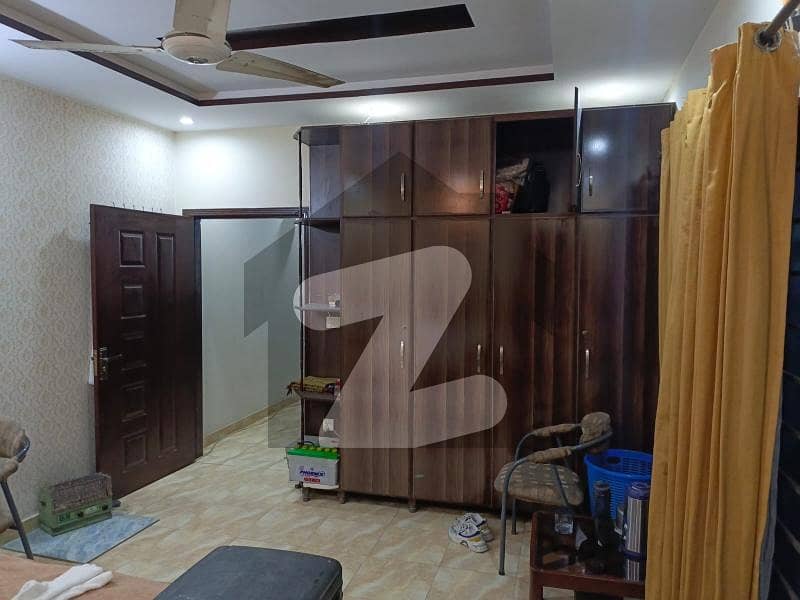 نیو سُپر ٹاؤن لاہور میں 3 کمروں کا 9 مرلہ مکان 3.1 کروڑ میں برائے فروخت۔