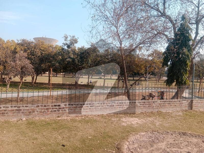 40 Marla Conner &Amp; Faceing Park Plot For Sale Available In Valencia Town Lahore Pakistan