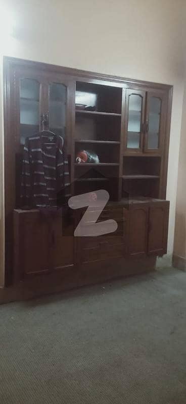 Allama Iqbal Town Mehran Block Lower Portionwith 3 bedroom For Rent
