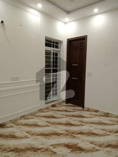 10 Marla Lower Portion For Rent In Paragon City Lahore