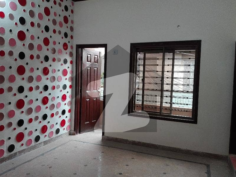لالہ زار گارڈن لاہور میں 3 کمروں کا 4 مرلہ مکان 1.75 کروڑ میں برائے فروخت۔