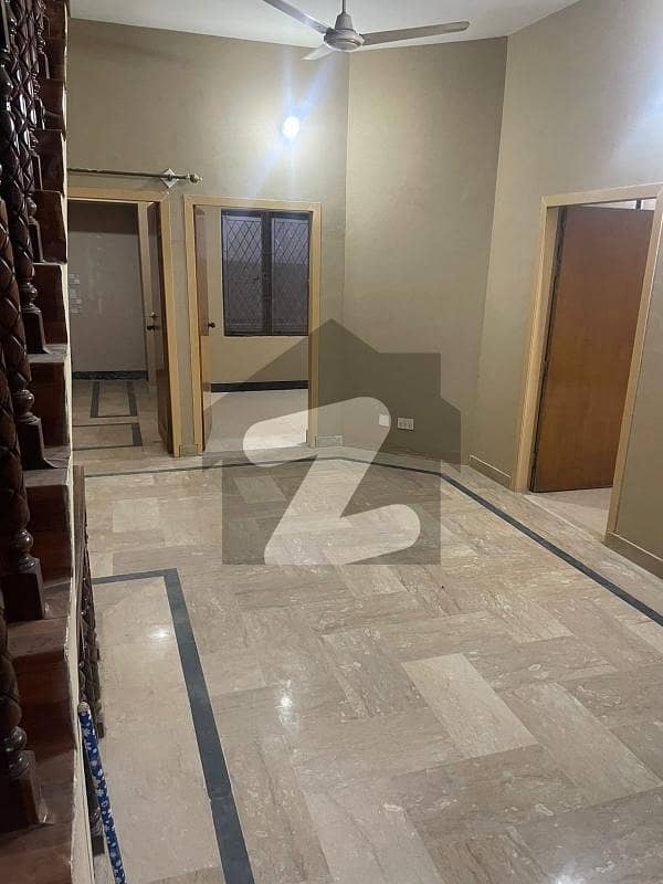 جی ۔ 11 اسلام آباد میں 5 کمروں کا 5 مرلہ مکان 1.5 لاکھ میں کرایہ پر دستیاب ہے۔