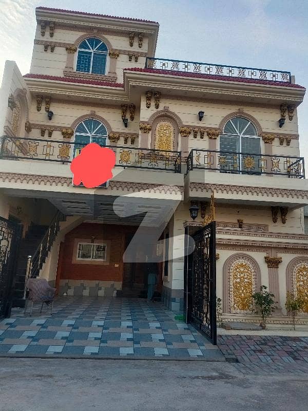 الرحمان گارڈن فیز 2 الرحمان گارڈن,لاہور میں 7 کمروں کا 8 مرلہ مکان 2.8 کروڑ میں برائے فروخت۔