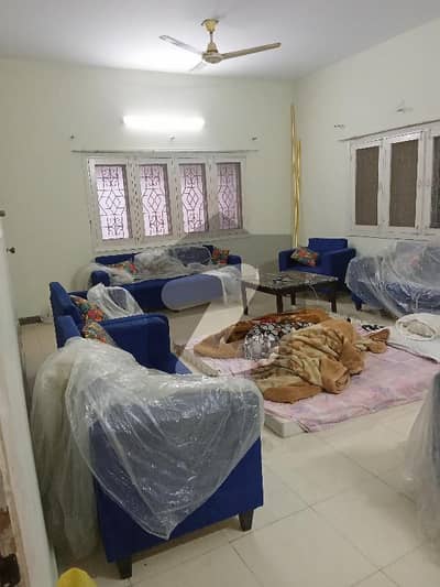 نارتھ ناظم آباد ۔ بلاک بی نارتھ ناظم آباد,کراچی میں 5 کمروں کا 1 کنال مکان 1.9 لاکھ میں کرایہ پر دستیاب ہے۔