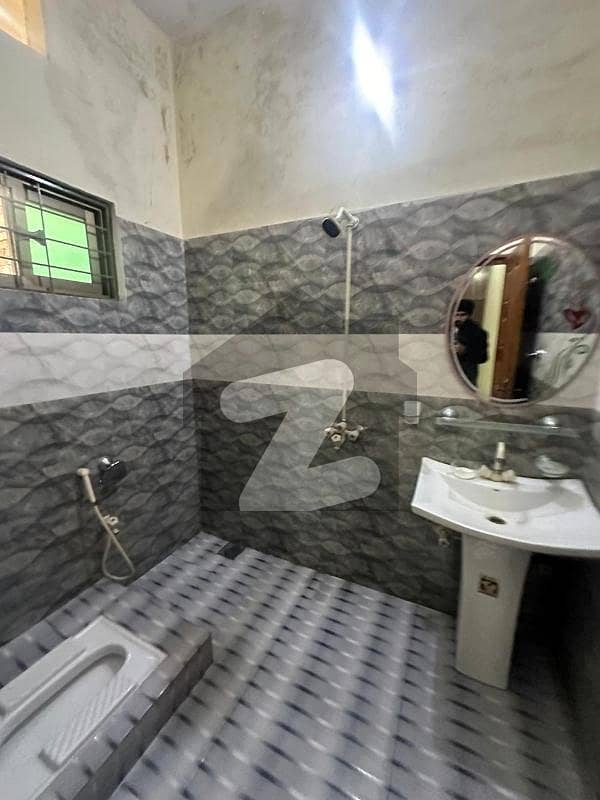 عبد اللہ ٹاؤن لاہور میں 4 کمروں کا 2 مرلہ مکان 65.0 لاکھ میں برائے فروخت۔