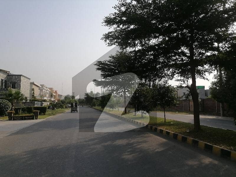 5 Marla Residential Plot For Grabs In Paragon City