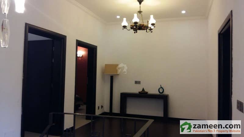 5 Marla Outclass Location 4 Bedroom House For Rent