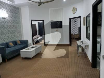 بحریہ ٹاؤن لاہور میں 5 کمروں کا 10 مرلہ مکان 1.25 لاکھ میں کرایہ پر دستیاب ہے۔