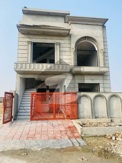 فیصل ٹاؤن - ایف ۔ 18 اسلام آباد میں 5 کمروں کا 5 مرلہ مکان 2.4 کروڑ میں برائے فروخت۔