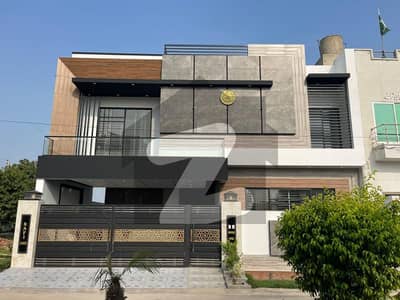 رفیع گارڈن ساہیوال میں 6 کمروں کا 10 مرلہ مکان 3.5 کروڑ میں برائے فروخت۔
