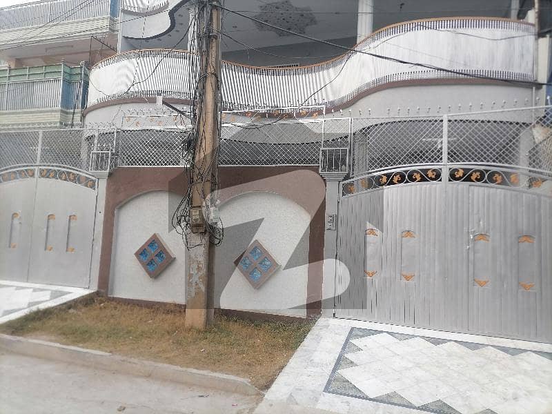 حیات آباد فیز 4 - پی2 حیات آباد فیز 4,حیات آباد,پشاور میں 10 کمروں کا 10 مرلہ مکان 6.7 کروڑ میں برائے فروخت۔