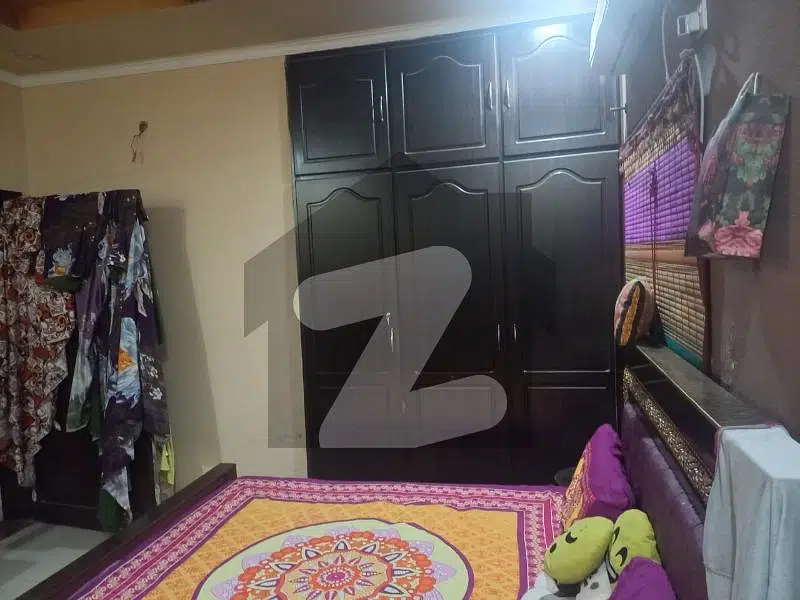HOSTEL in a home for girls only 6 seats