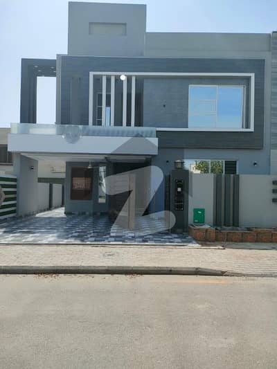 10 Marla Brand New House For Rent In Sector E, Bahria Town Lahore.