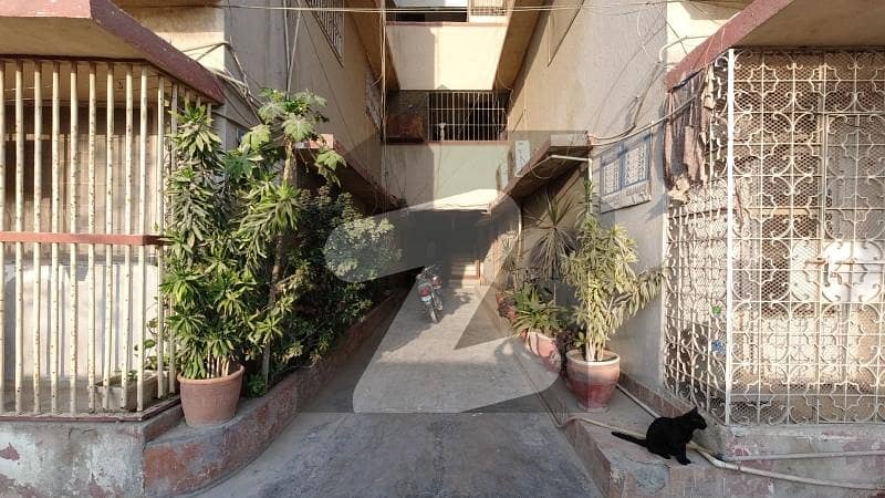 Affordable Prime Location Flat For sale In Gulshan-e-Iqbal - Block 13/B