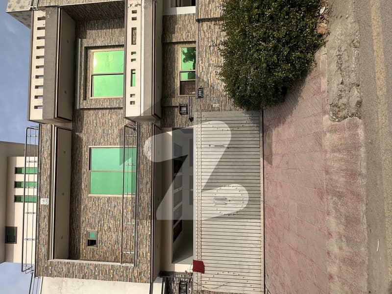 ایف ۔ 17 اسلام آباد میں 5 کمروں کا 7 مرلہ مکان 2.55 کروڑ میں برائے فروخت۔