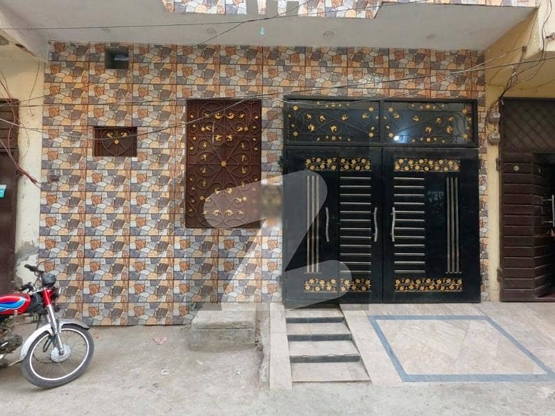 مرغزار آفیسرز کالونی لاہور میں 5 کمروں کا 4 مرلہ مکان 1.45 کروڑ میں برائے فروخت۔