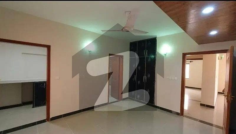 Ideally Located Flat Of 2600 Square Feet Is Available For sale In Karachi
