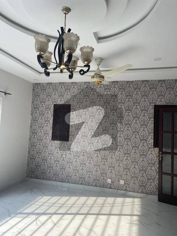 بحریہ ٹاؤن راولپنڈی راولپنڈی میں 5 کمروں کا 10 مرلہ مکان 1.55 لاکھ میں کرایہ پر دستیاب ہے۔