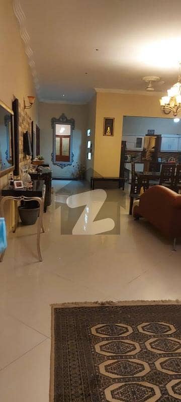 ڈی ایچ اے فیز 7 ایکسٹینشن ڈی ایچ اے ڈیفینس,کراچی میں 3 کمروں کا 1 کنال بالائی پورشن 1.4 لاکھ میں کرایہ پر دستیاب ہے۔