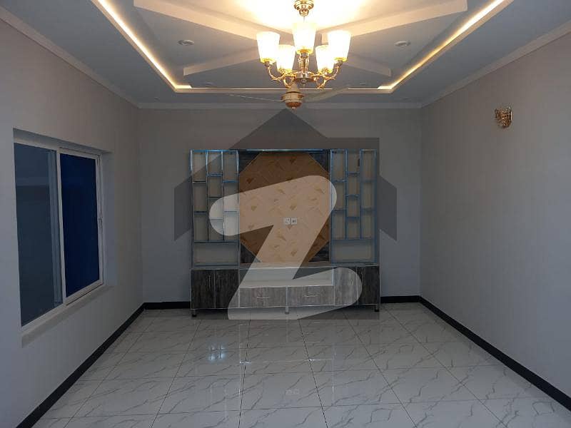 پاکستان ٹاؤن - فیز 1 پاکستان ٹاؤن,اسلام آباد میں 6 کمروں کا 11 مرلہ مکان 3.8 کروڑ میں برائے فروخت۔