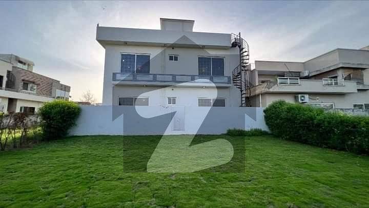 A Good Condition 6 Bedroom Double Unit Kanal House With 6m Extra Land Available For Sale In DHA 1