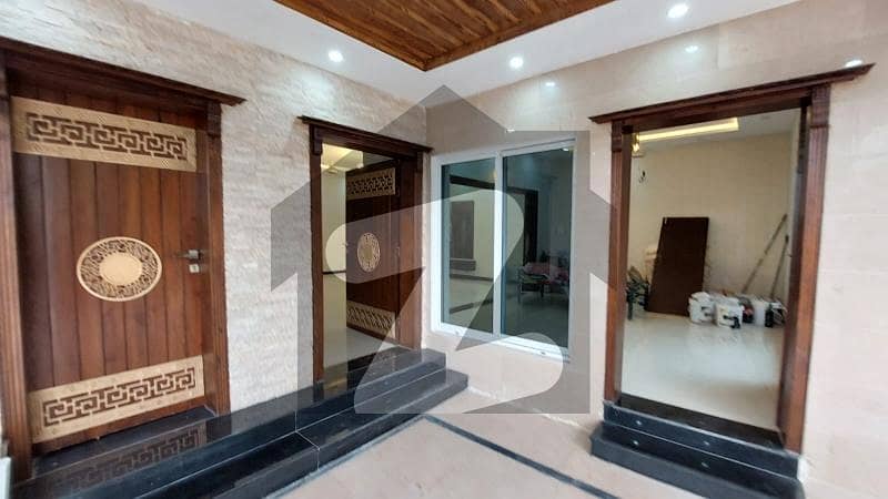 BAHRIA ENCLAVE
SECTOR C1
BRAND NEW HOUSE FOR SALE
10 MARLA