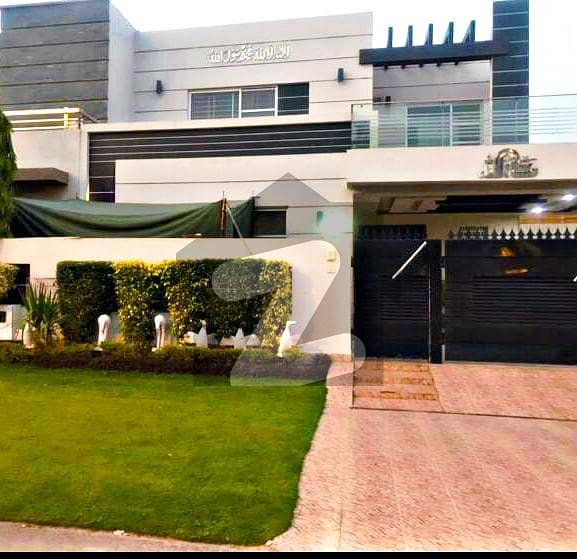 10 Marla Lavish Modern Design Bungalow On Top Location For Rent In DHA Phase 4 Lahore