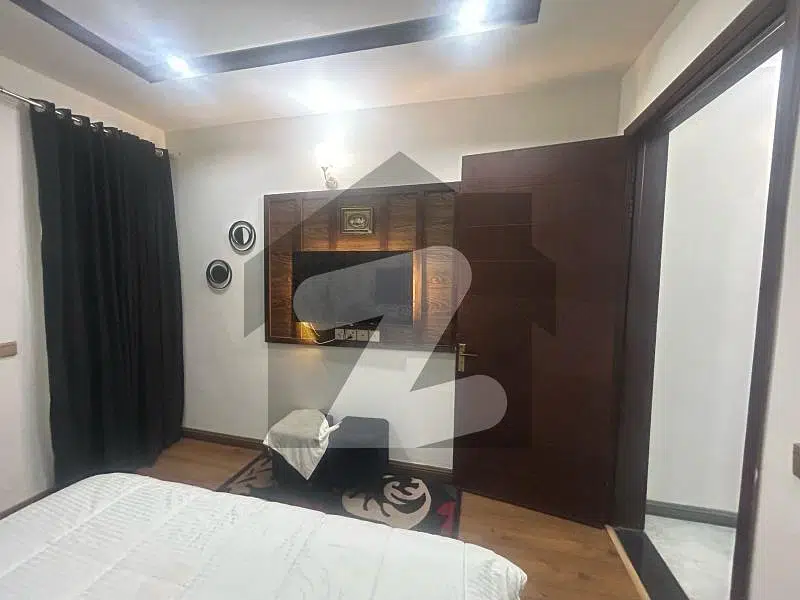 Luxurious 1 Bed Apartment for sale in Gulberg Arena Mall