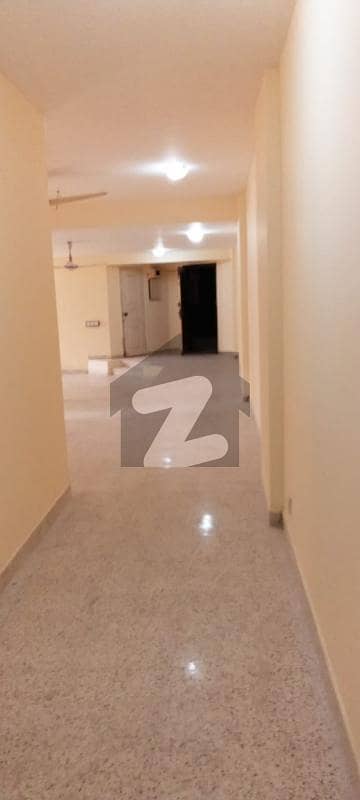 3200 Square Feet Flat For rent In Rs. 160000 Only