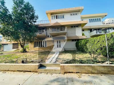 House Available For Sale In PECHS Block 6 Shahrah e Faisal