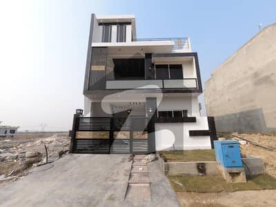 HOUSE AVAILABLE FOR SALE F SIZE 5 MARLA IN MULTI GARDENS B-17 ISLAMABAD