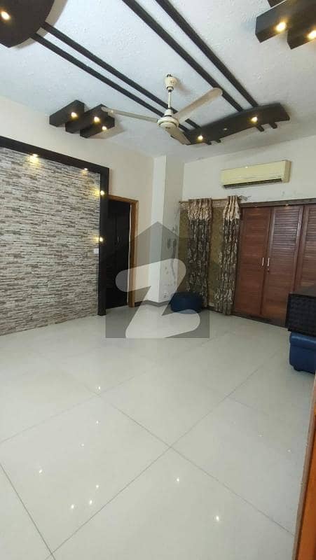 1200 Square Feet Flat For sale In Clifton - Block 8