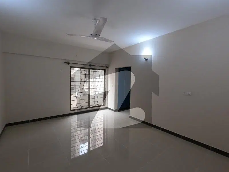 Spacious West Open 3000 Square Feet Flat Available For sale In Askari 5 - Sector J