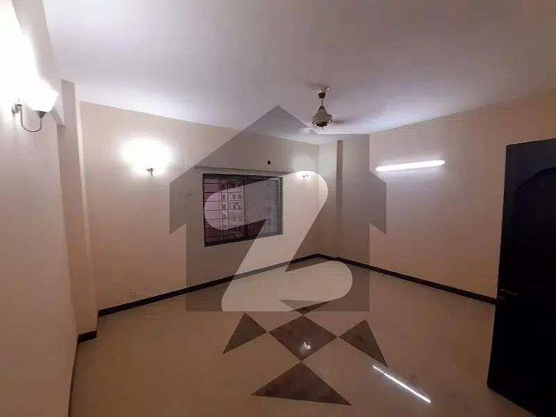 2600 Square Feet Flat In Karachi Is Available For Sale