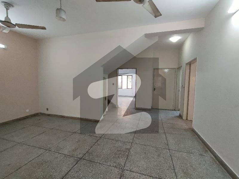 10 Marla 03 Bedrooms House Available For Rent In Askari 9