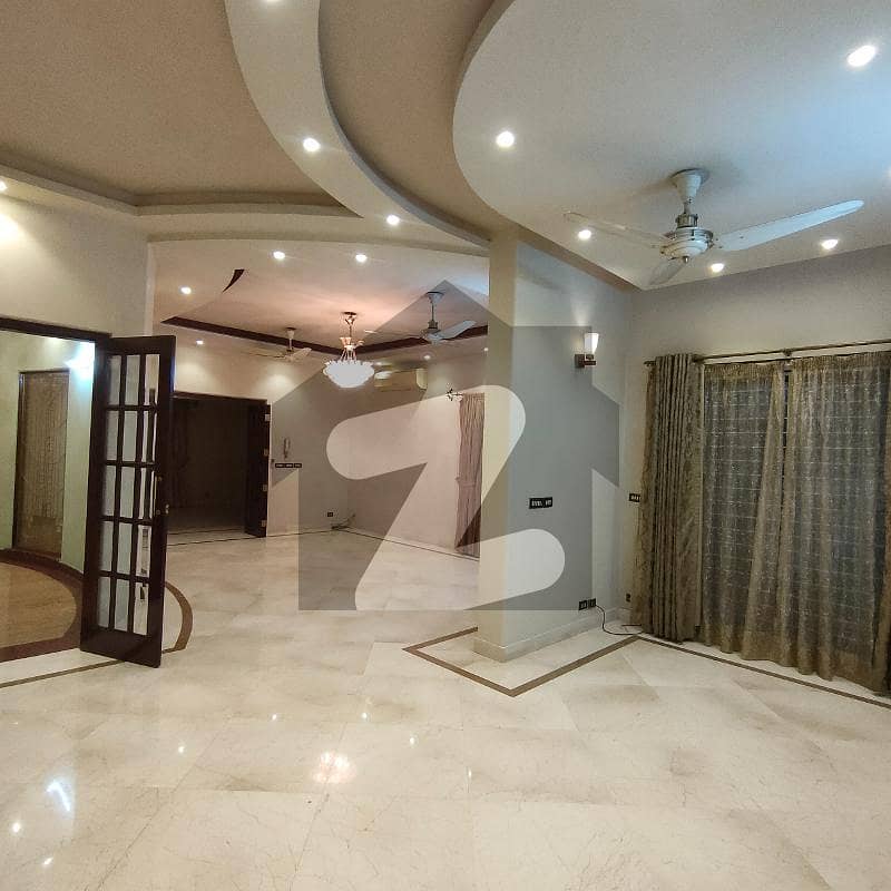 1 Kanal House For Sale In DHA Phase 3 X Block Near To Park /Masjid Prime Location