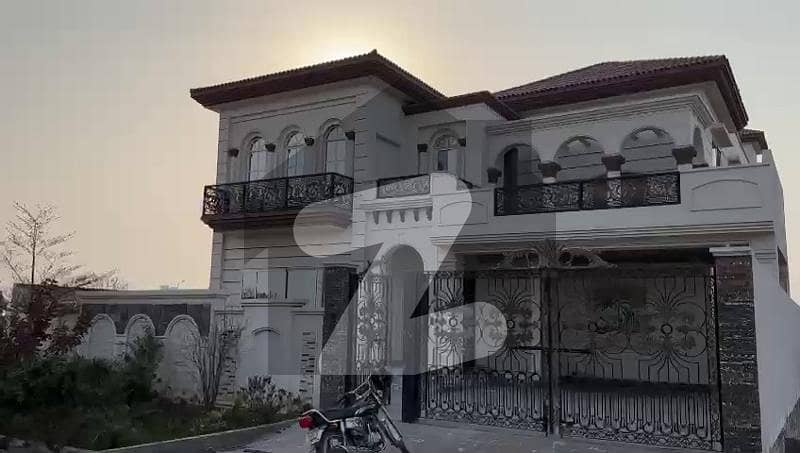 1 Kanal Gray Structure House Is Available