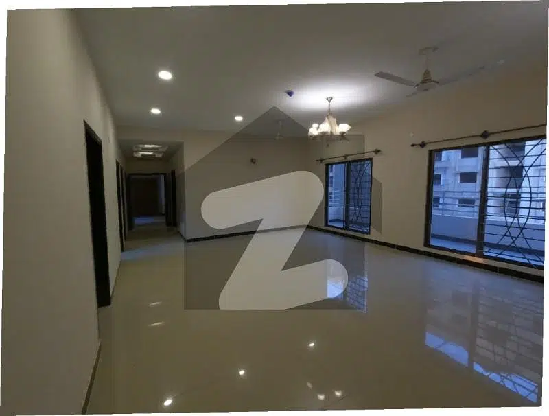 In Askari 5 - Sector J Of Karachi, A 2700 Square Feet Flat Is Available