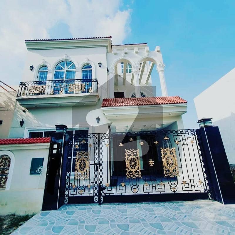 05 Marla Brand New House For Rent In Bahria Orchard Lahore.