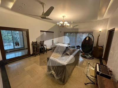 ڈی ایچ اے فیز 5 ڈیفنس (ڈی ایچ اے),لاہور میں 4 کمروں کا 11 مرلہ مکان 5.7 کروڑ میں برائے فروخت۔