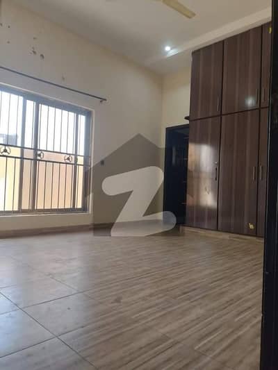 10 Marla Full House Available For Rent In Lake City Sector M2