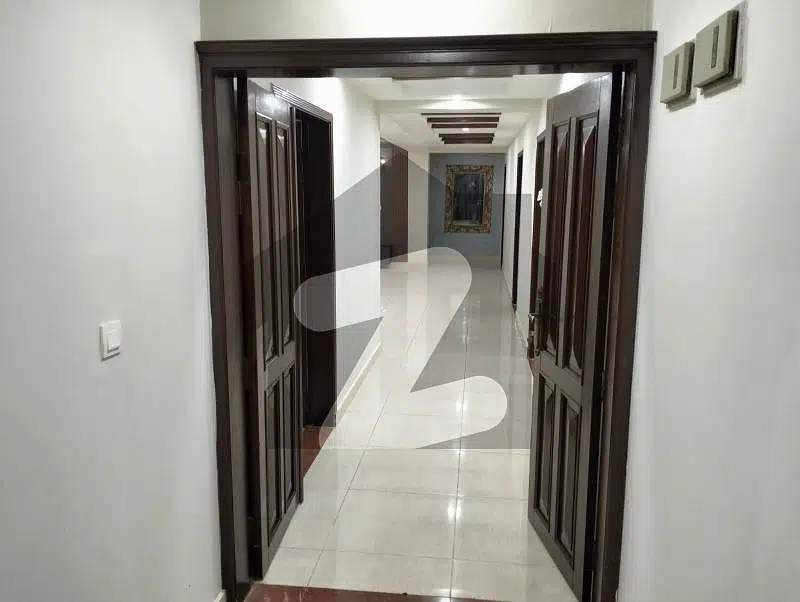10 Marla New 3 Bedrooms Flat Open View Is Available For Rent