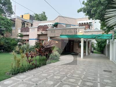 زمان پارک لاہور میں 5 کمروں کا 2 کنال مکان 21.0 کروڑ میں برائے فروخت۔